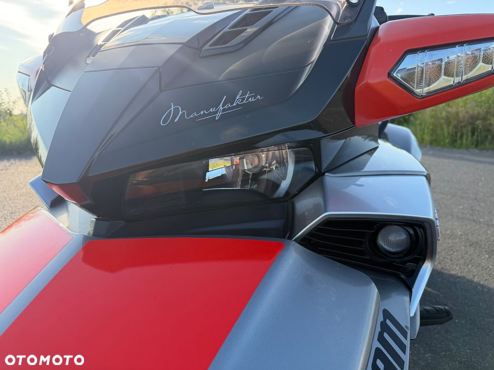 Can-Am Spyder - 24