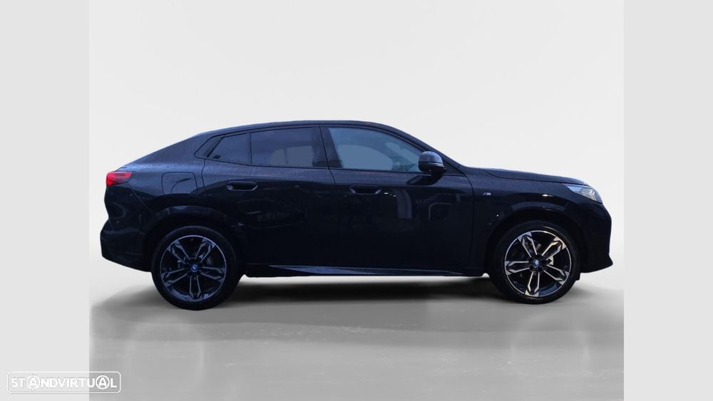 BMW iX2 eDrive20 Edição Desportiva M - 5