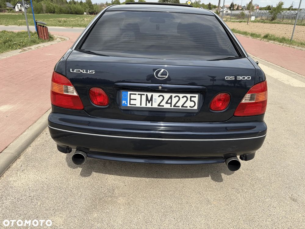 Lexus GS - 4
