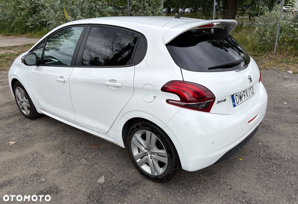 Peugeot 208 - 6