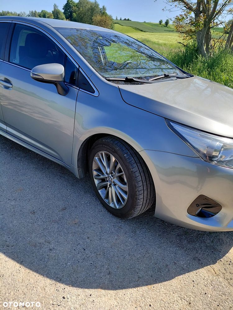 Toyota Avensis 1.8 Premium EU5 - 2