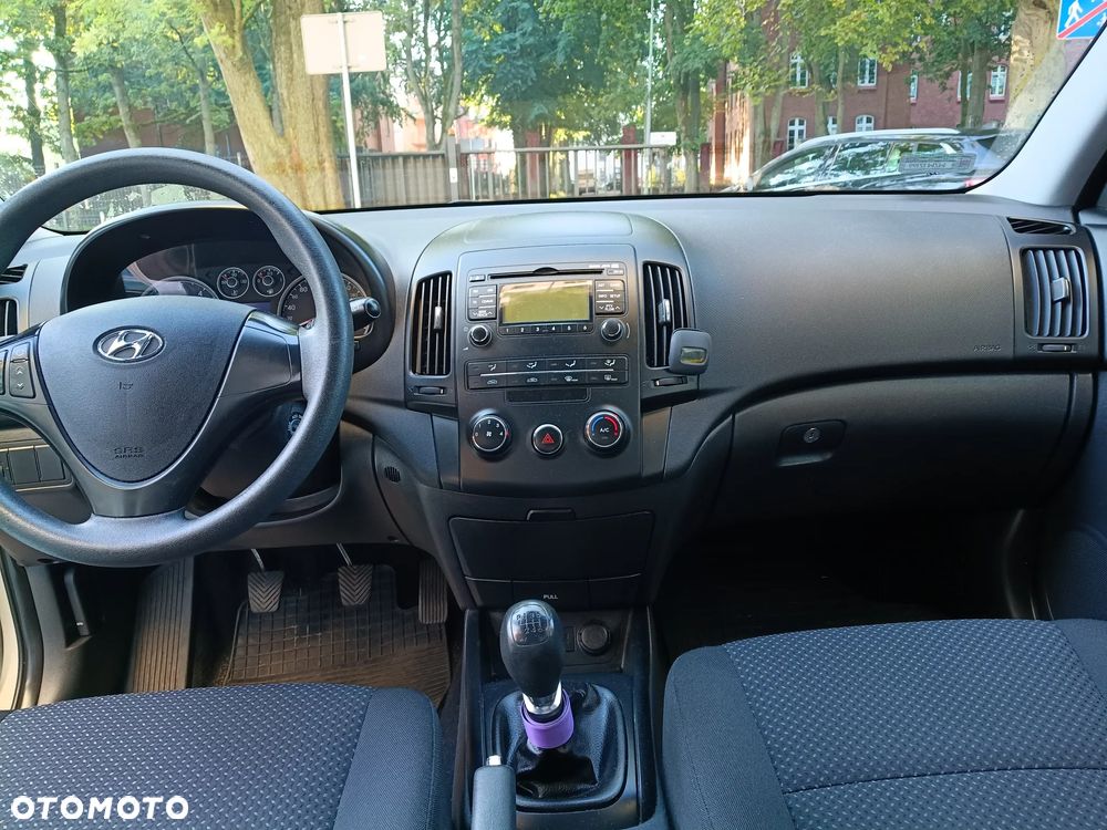 Hyundai i30 1.6 CRDi Classic + - 8
