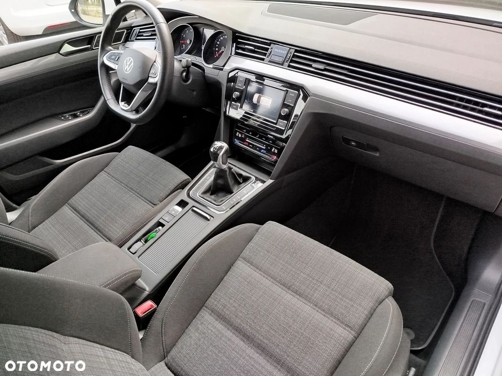 Volkswagen Passat 1.5 TSI EVO Business - 13