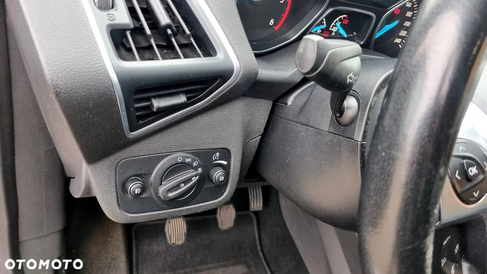 Ford Kuga 2.0 TDCi 2x4 Titanium - 21