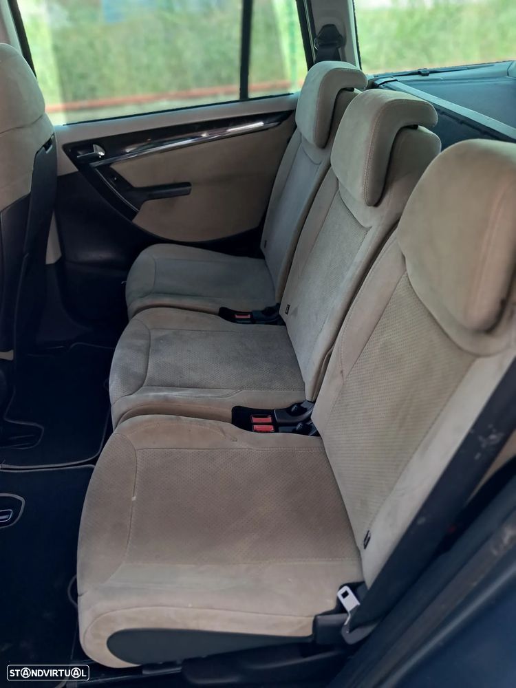 Citroën C4 Picasso 1.6 HDi Exclusive RFM CMP6 - 17