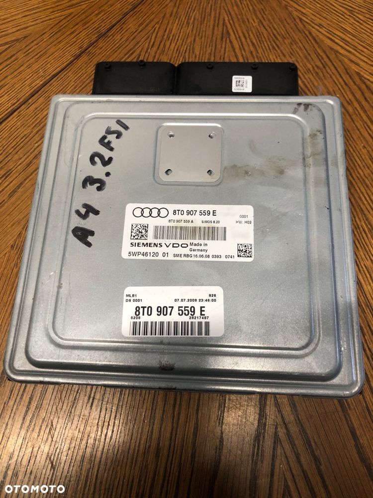 Sterownik silnika 3.2 fsi Audi A4B8 8T0907559E - 2