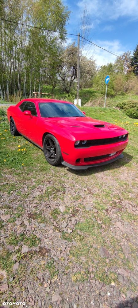 Dodge Challenger - 2