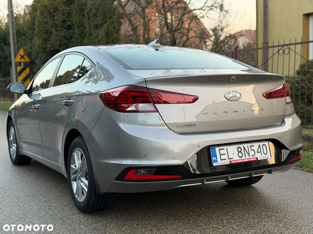 Hyundai Elantra 1.6 Comfort - 6
