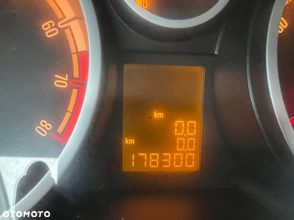 Opel Corsa 1.4 16V Enjoy - 29