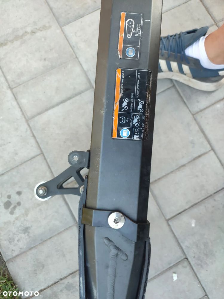 Wahacz, kiwak, kołyska, mocowanie amortyzatora Kawasaki Z900 - 8