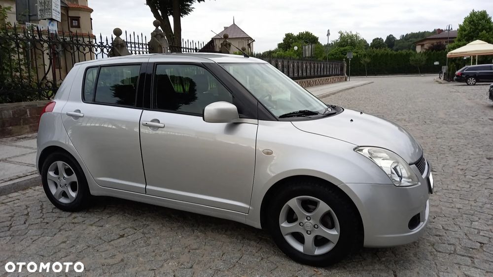 Suzuki Swift - 4