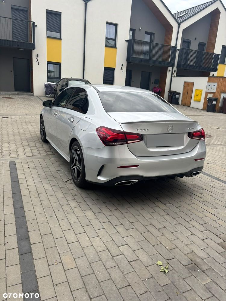 Mercedes-Benz Klasa A 220 4-Matic AMG Line 7G-DCT - 3