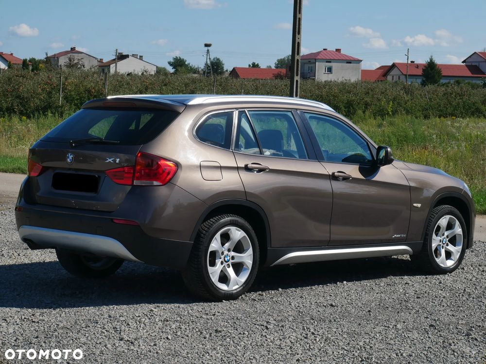 BMW X1 xDrive18d - 11