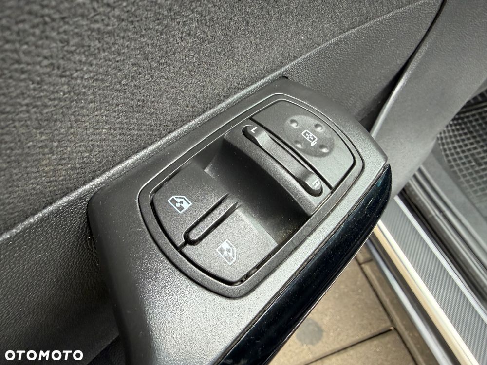 Opel Corsa 1.4 16V Enjoy - 17