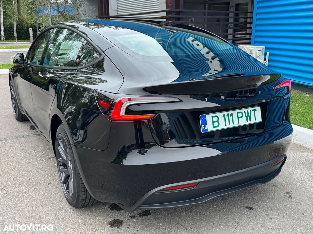 Tesla Model 3 - 5
