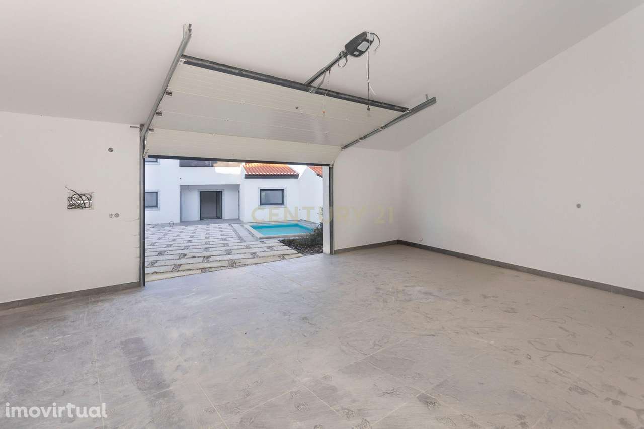 Moradia T3+1 em fase final de acabamentos — Ribamar, Lourinhã - Grande imagem: 2/43