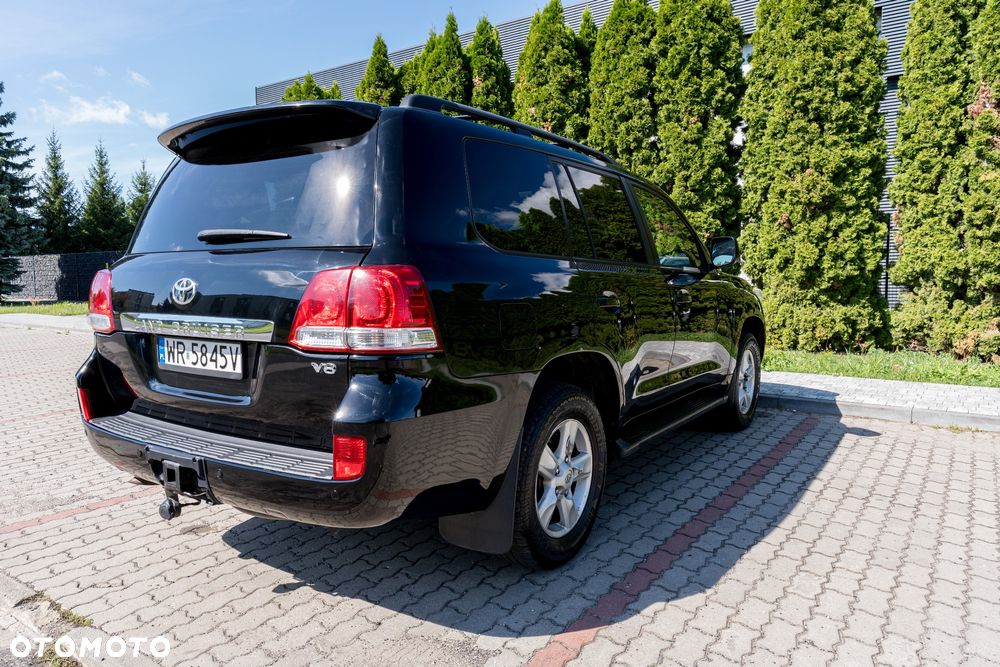 Toyota Land Cruiser - 7