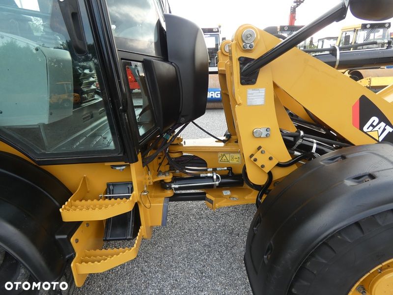 Caterpillar CAT 908M z Niemiec / Tylko 2.855mtg serwisowany / - 27