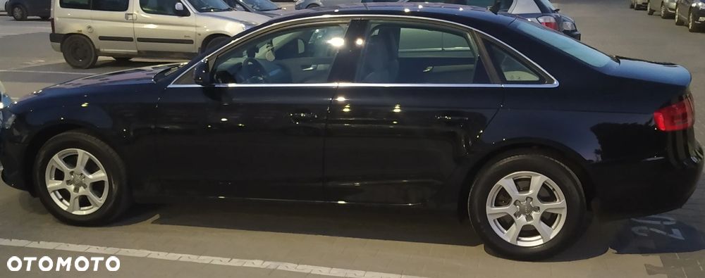 Audi A4 Limousine - 14