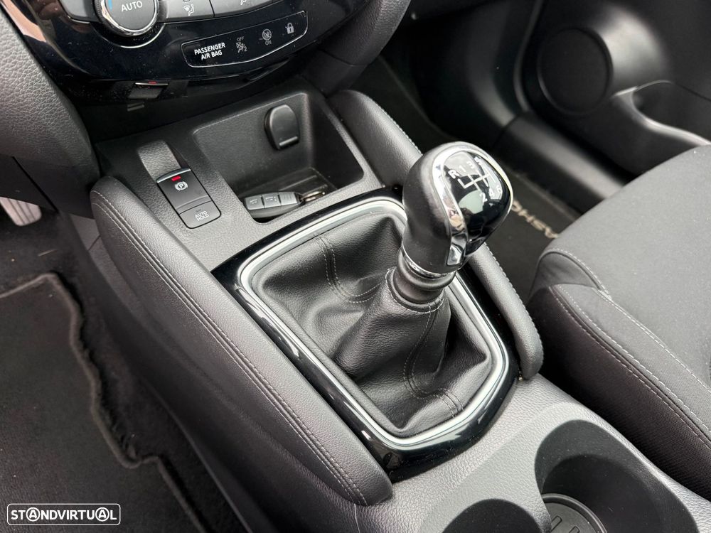 Nissan Qashqai 1.5 dCi N-Connecta - 18