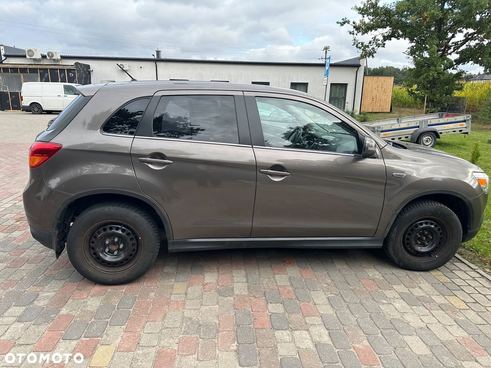 Mitsubishi ASX - 5