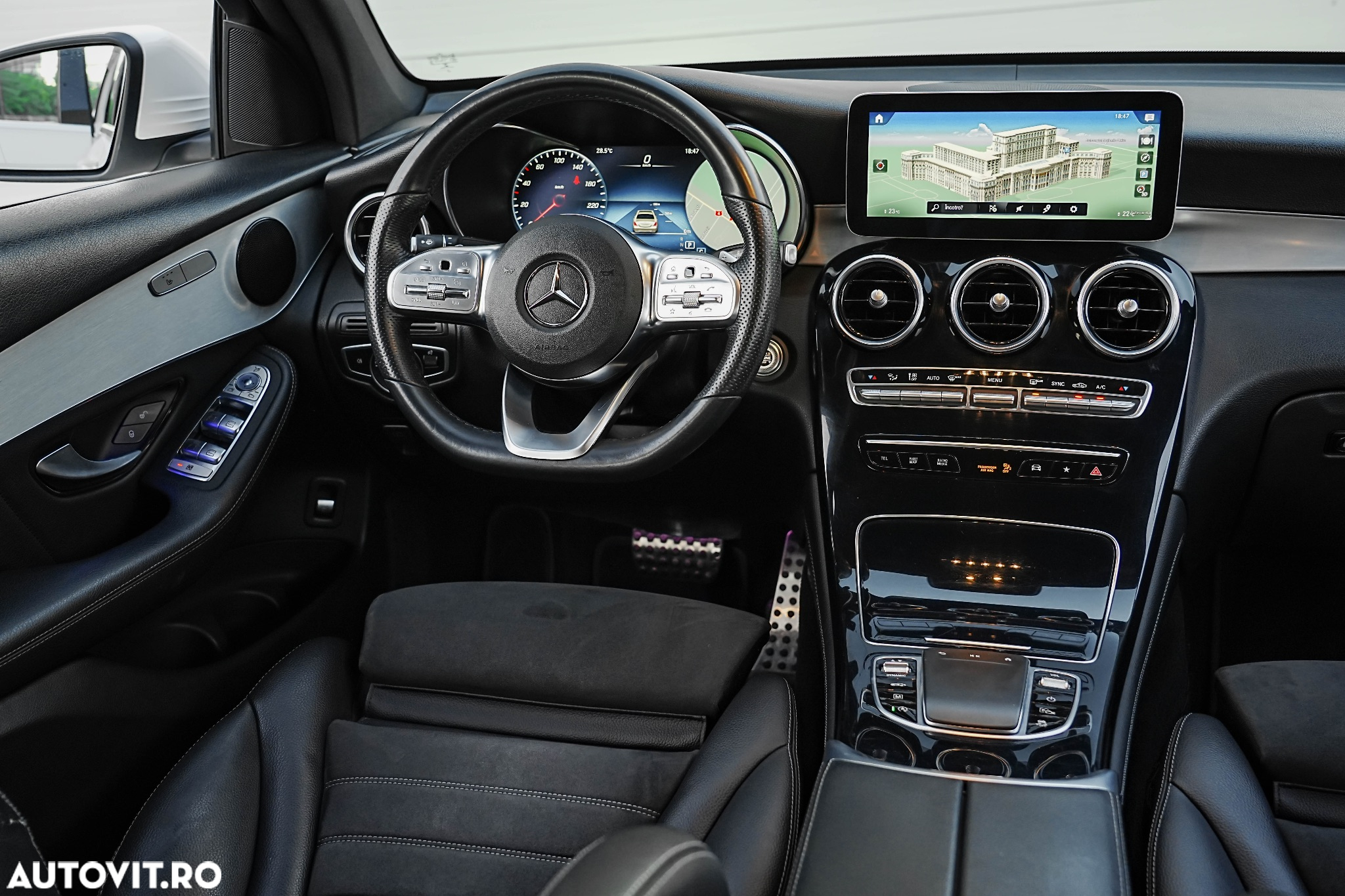 Mercedes-Benz GLC 220 d 4Matic 9G-TRONIC AMG Line Plus - 9