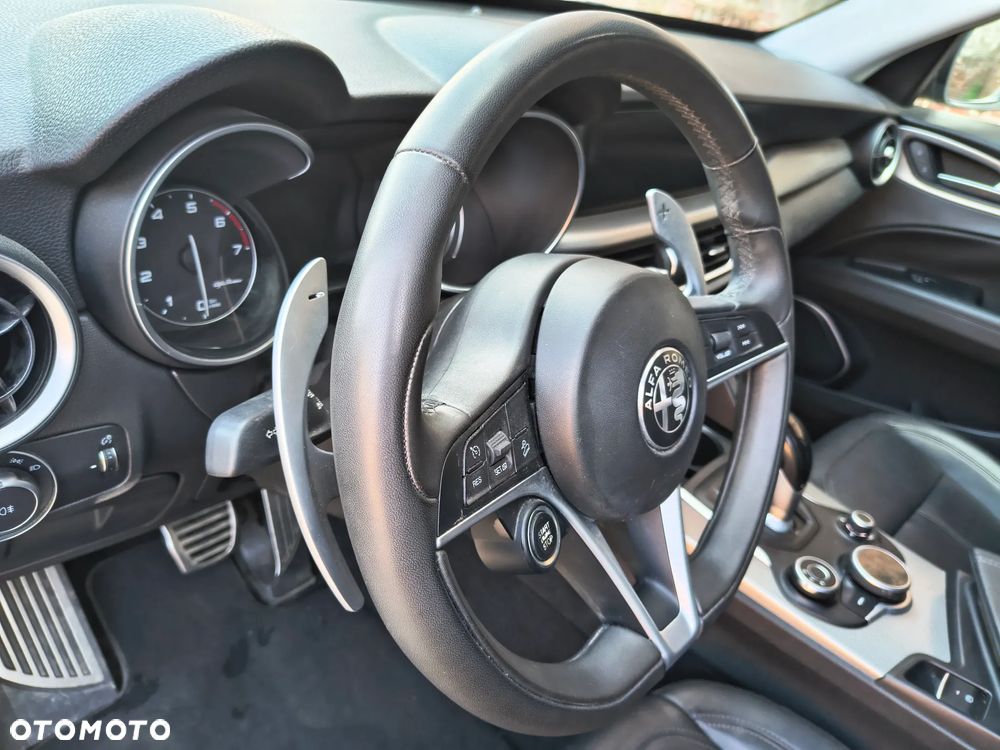 Alfa Romeo Stelvio 2.0 Turbo 16V AT8-Q4 Executive - 15
