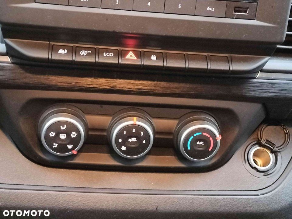 Renault Trafic - 13