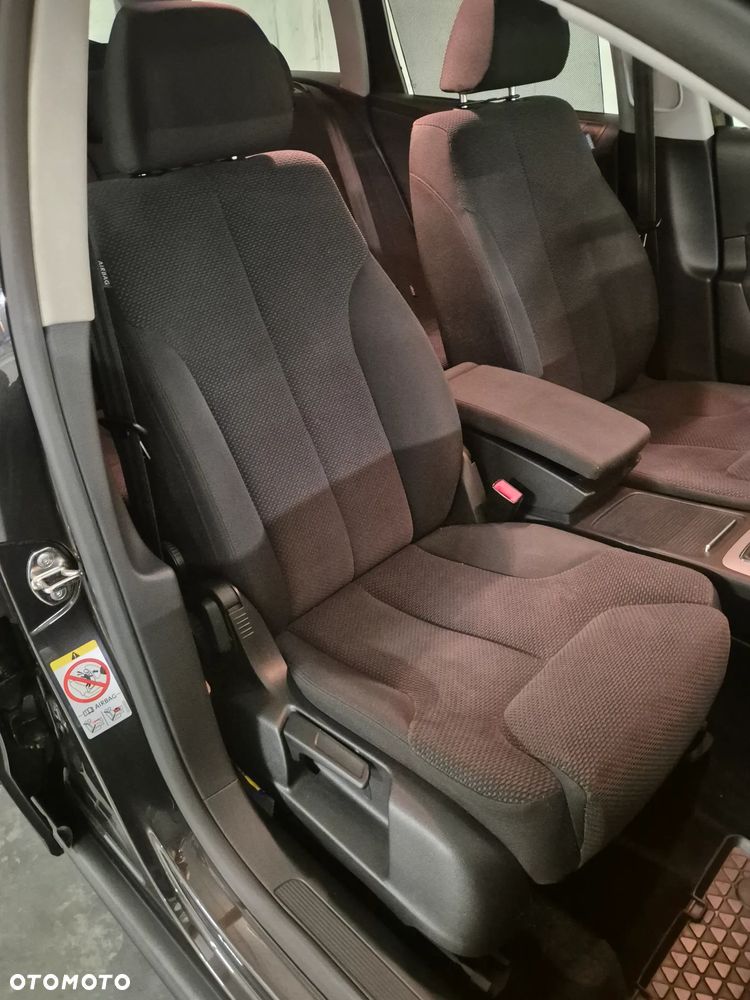 Volkswagen Passat 2.0 TDI DPF Highline - 10