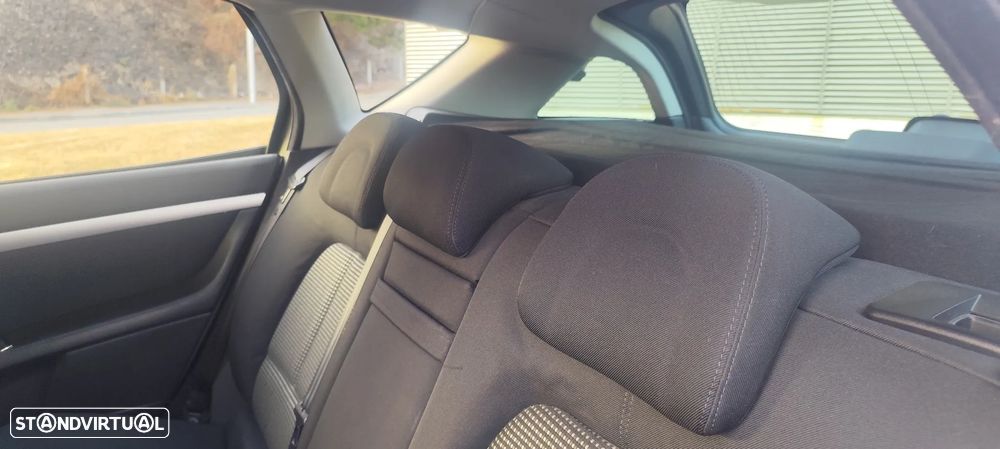 Peugeot 407 SW 1.6 HDi Premium - 14