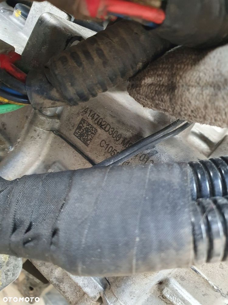 HYUNDAI SIŁOWNIK SKRZYNI BIEGÓW 438102D105 - 10