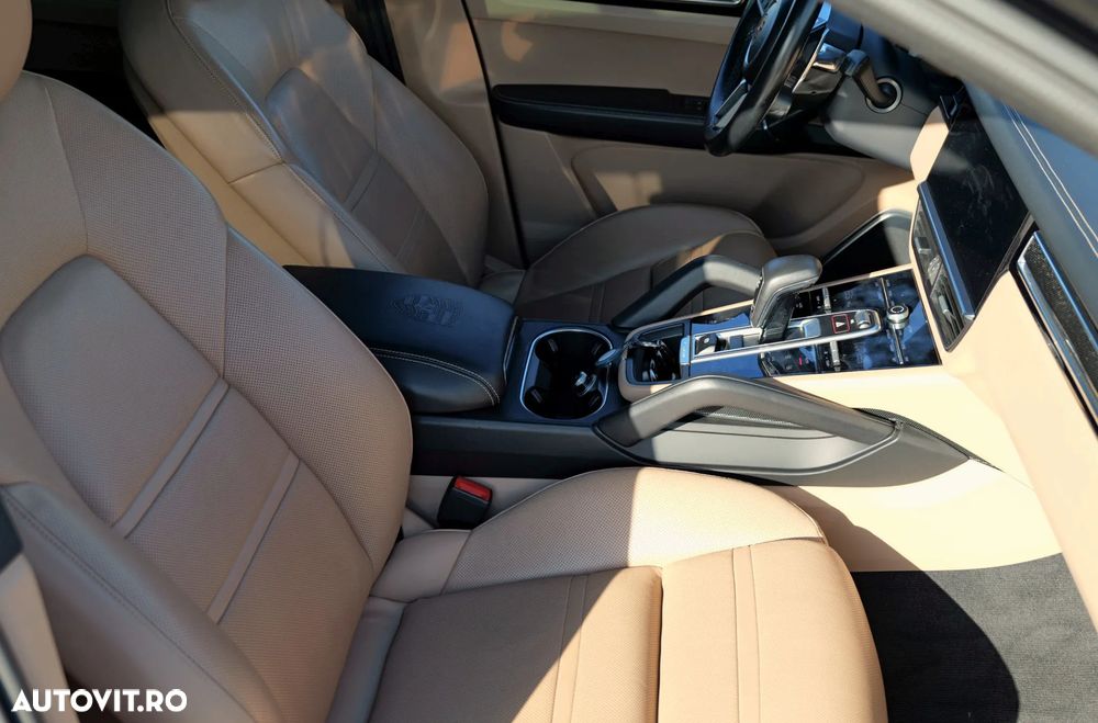 Porsche Cayenne S - 8