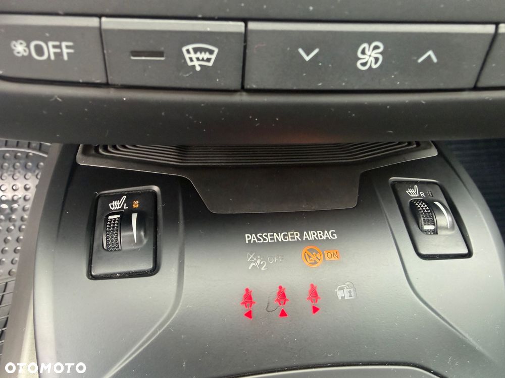 Toyota Avensis 2.0 Selection MS - 12