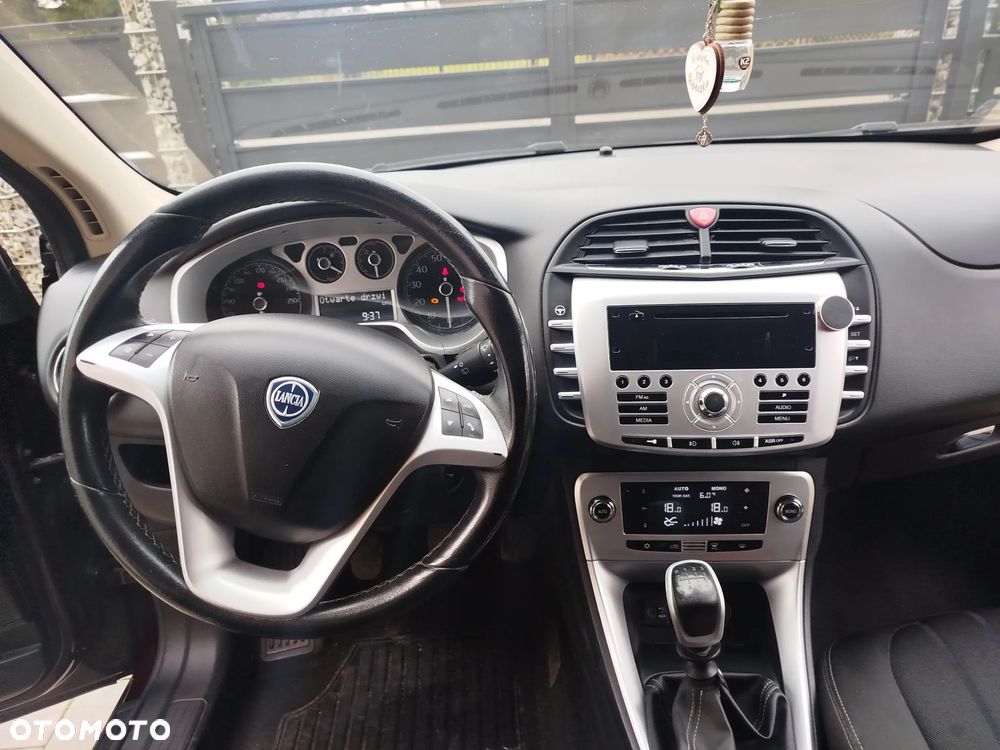 Lancia Delta 1.4 T-Jet Silver - 12