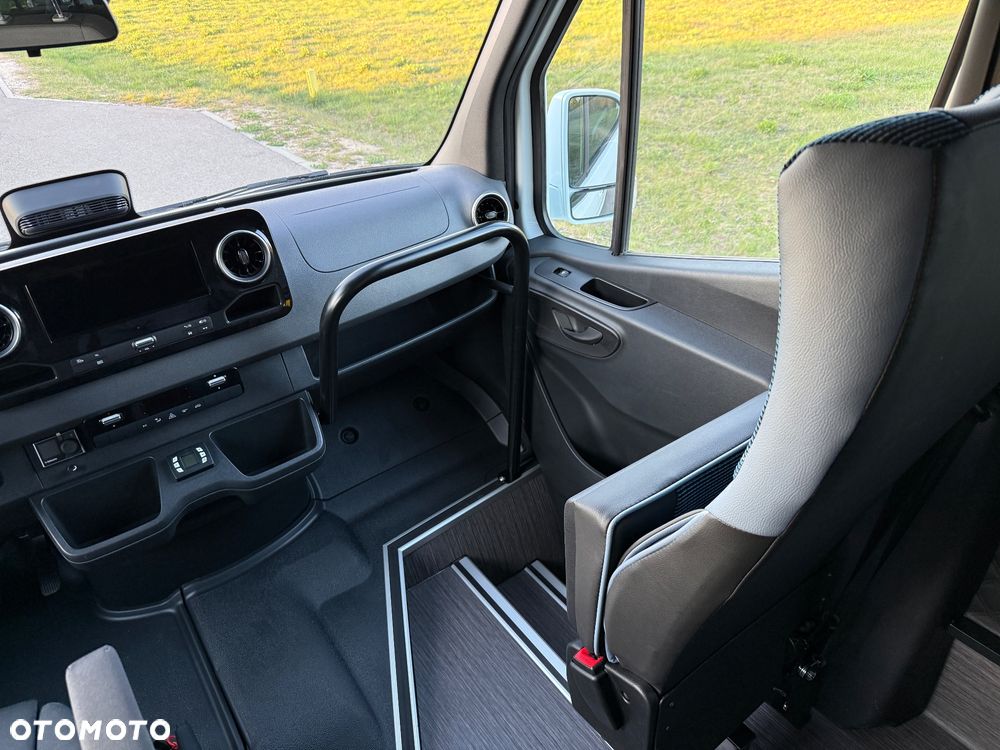 Mercedes-Benz Sprinter 519 - 38