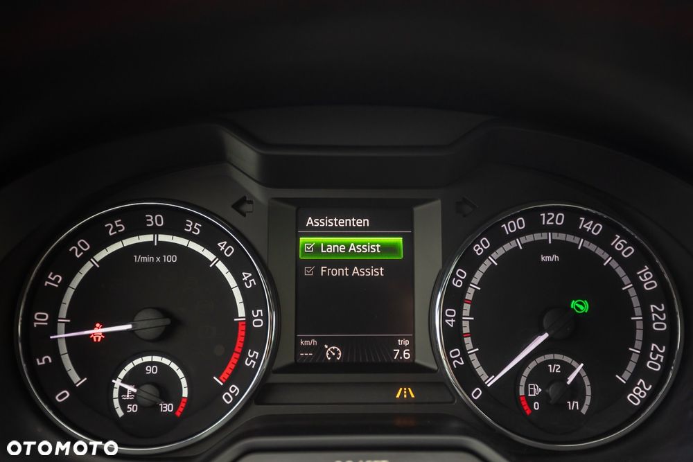 Skoda Octavia 2.0 TDI DSG RS - 28