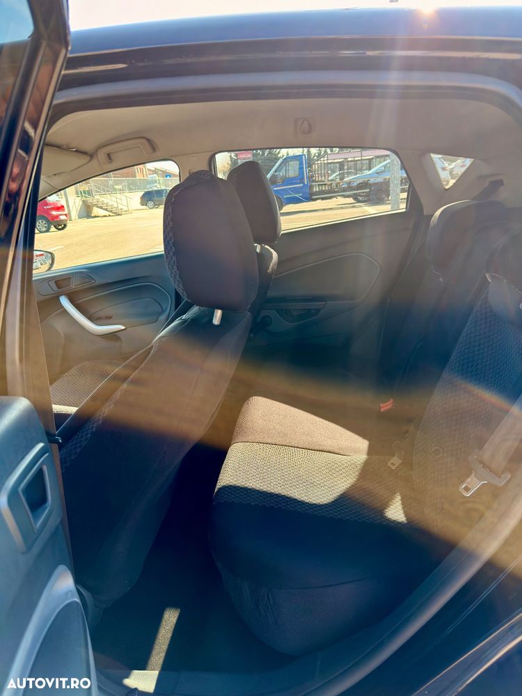Ford Fiesta - 13