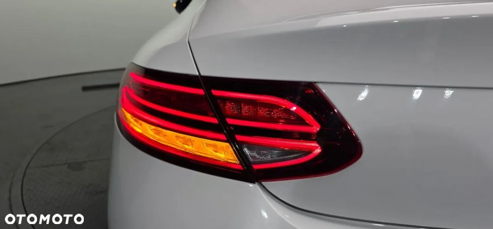 Mercedes-Benz Klasa C 220 d 4Matic 9G-TRONIC AMG Line Plus - 11