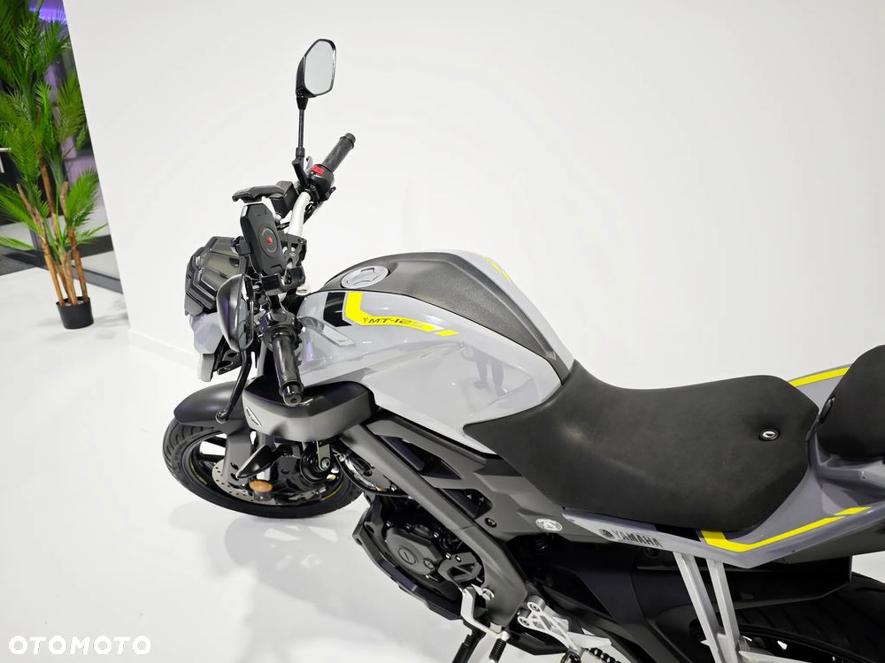 Yamaha MT - 21