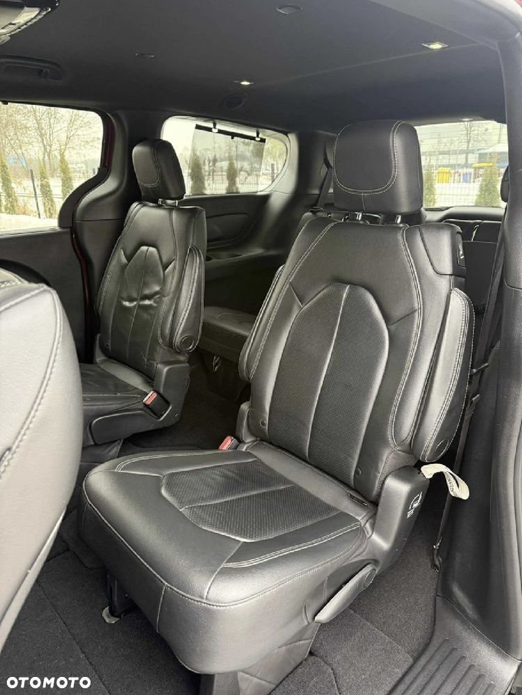Chrysler Pacifica - 8