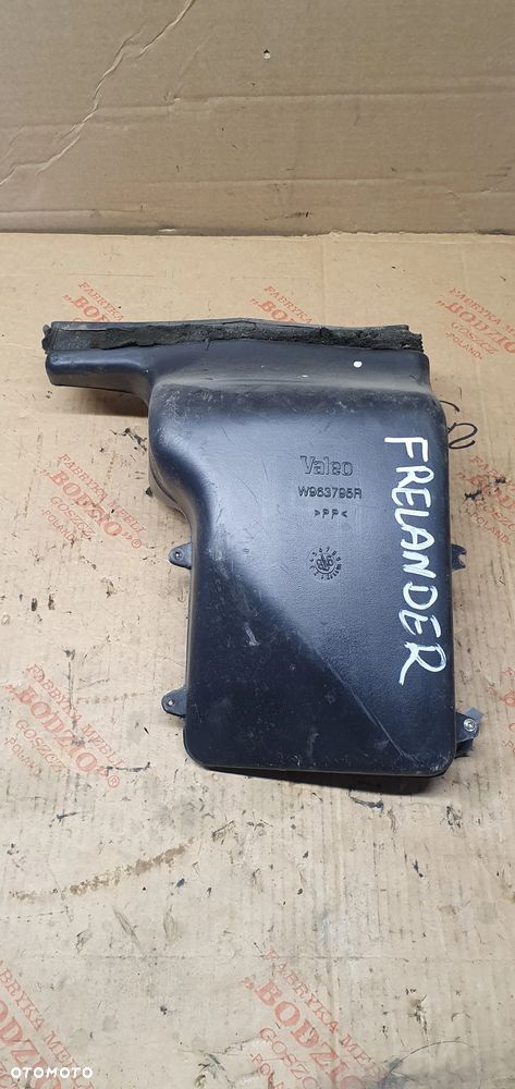 Wlot dolot kanał powietrza Land Rover Freelander W963795R - 1