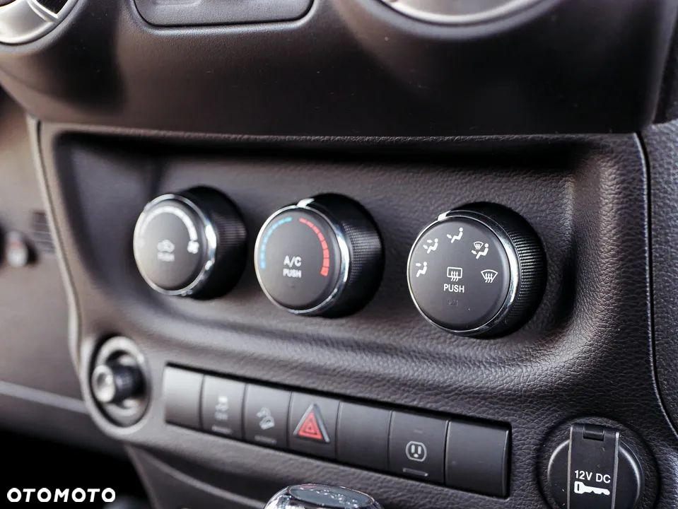 Jeep Wrangler - 33