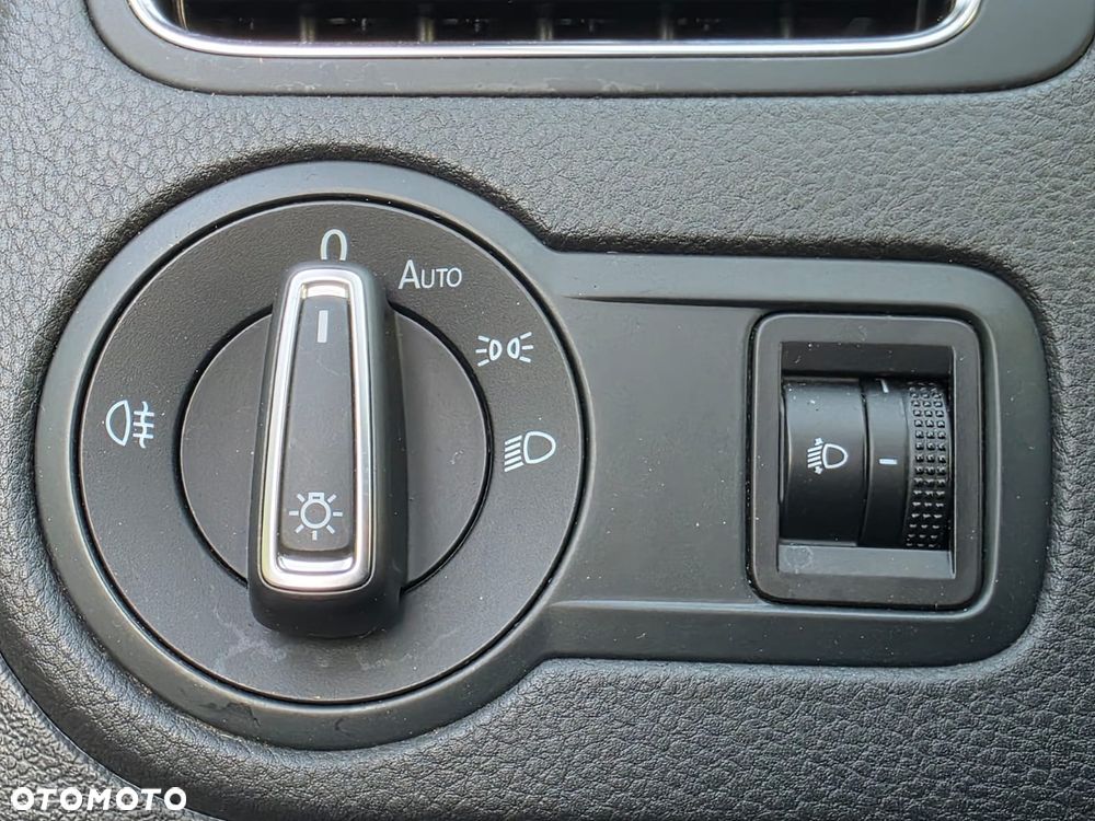 Volkswagen Polo 1.4 TDI Blue Motion Technology Lounge - 21