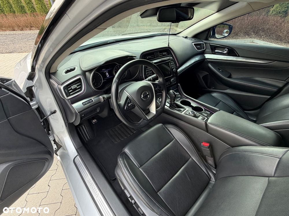 Nissan Maxima - 12