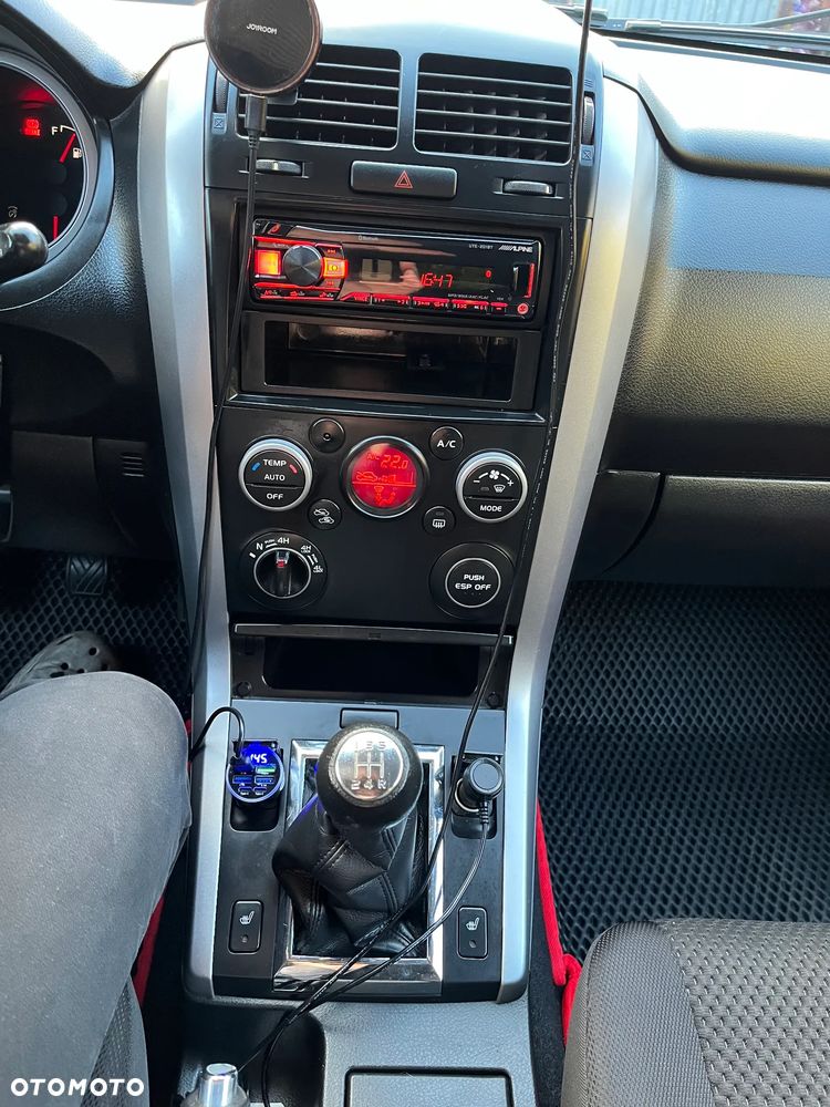 Suzuki Grand Vitara 2013 photo 2
