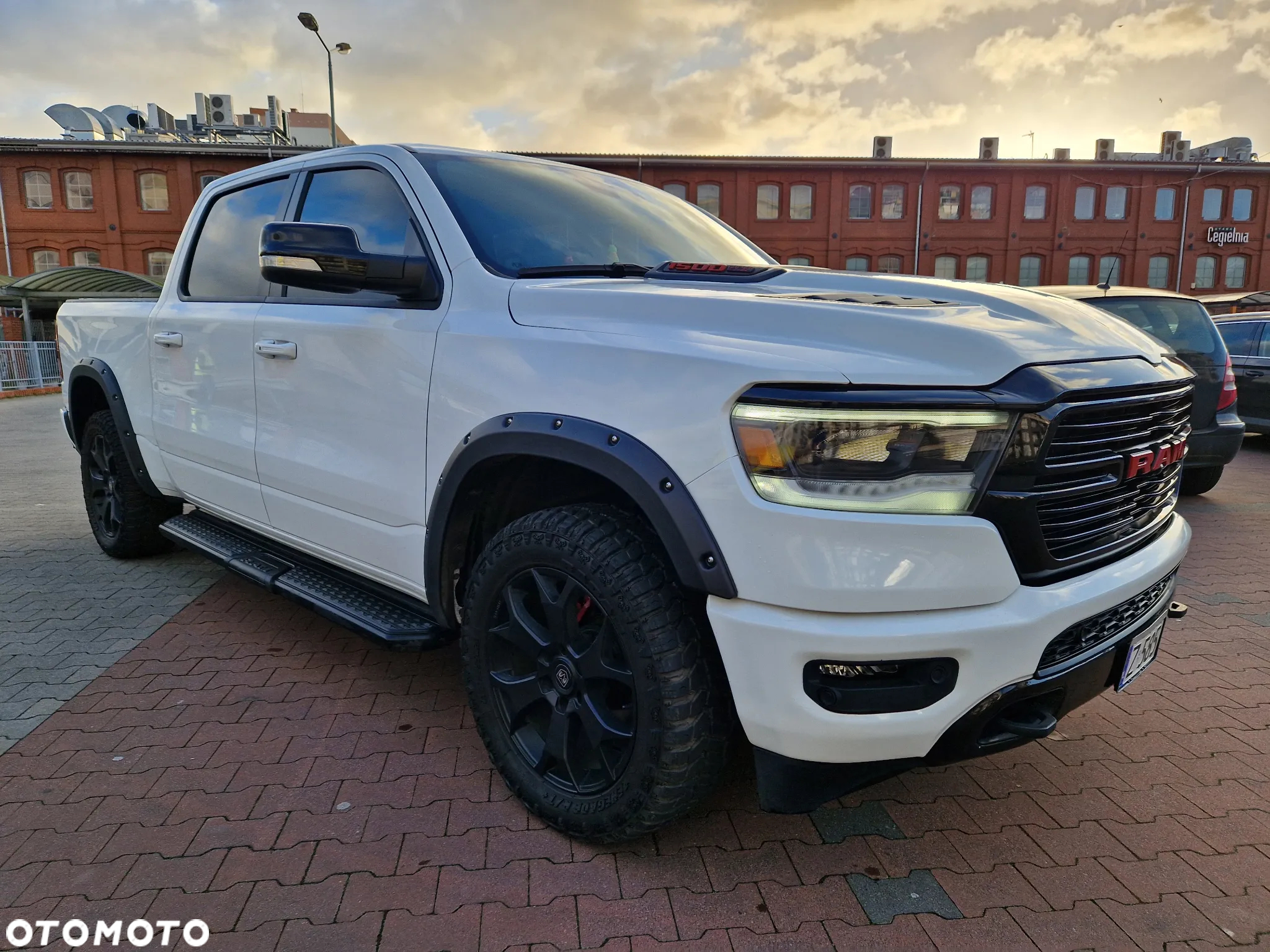 Dodge RAM 1500 5.7 4x4 - 2