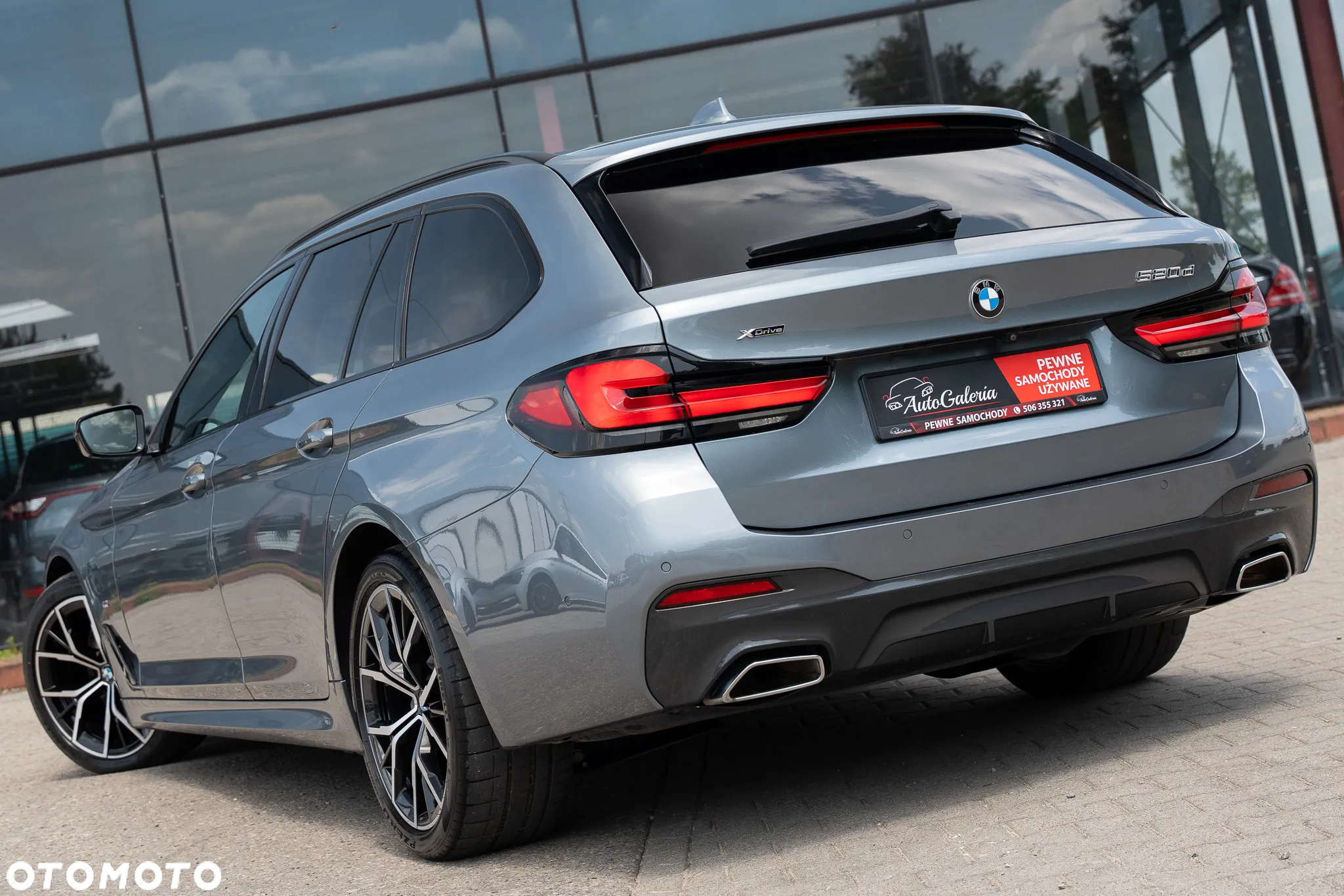 BMW Seria 5 520d xDrive Touring M Sport Edition - 12