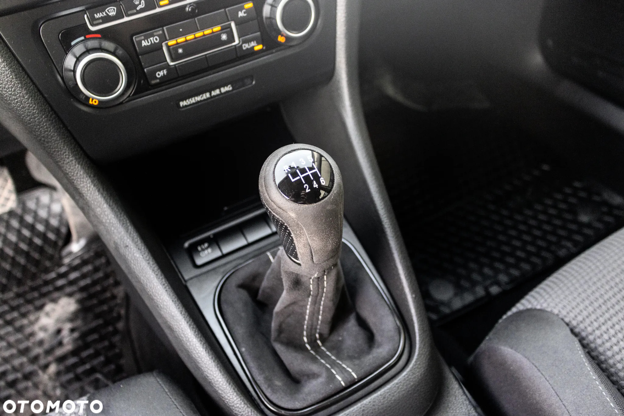 Volkswagen Golf - 13