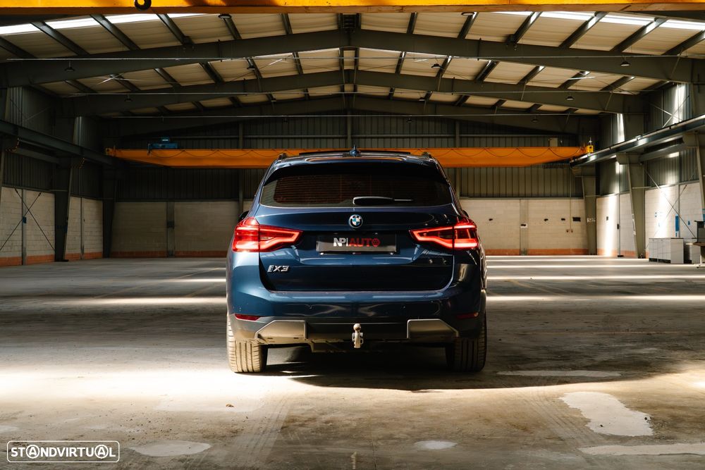 BMW iX3 - 7