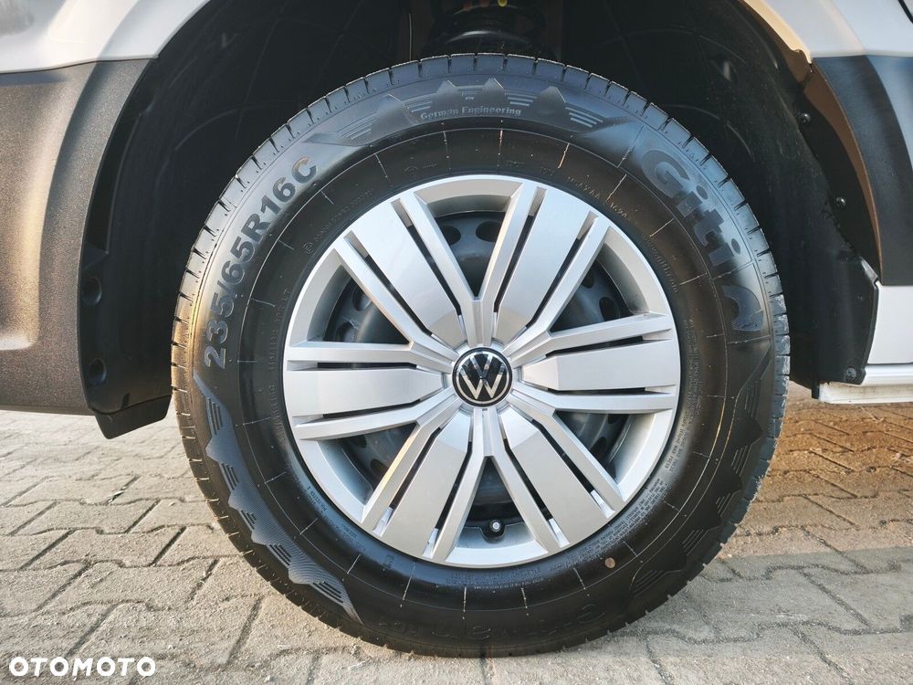 Volkswagen Crafter Furgon 3640 - 29